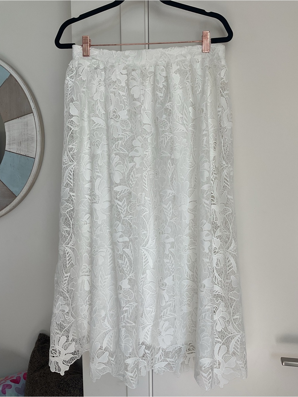 ***H&M White Floral Lace Midi Skirt - lined .